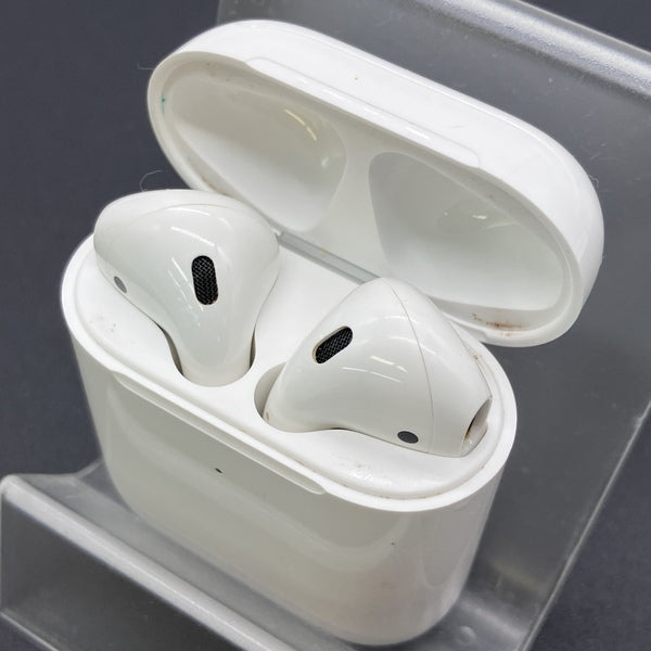 【中古】AirPods with Wireless Charging Case  MRXJ2J-A【秋葉原】