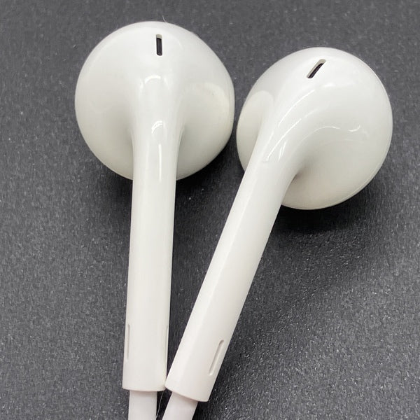 【中古】EarPods with Lightning Connector【秋葉原】
