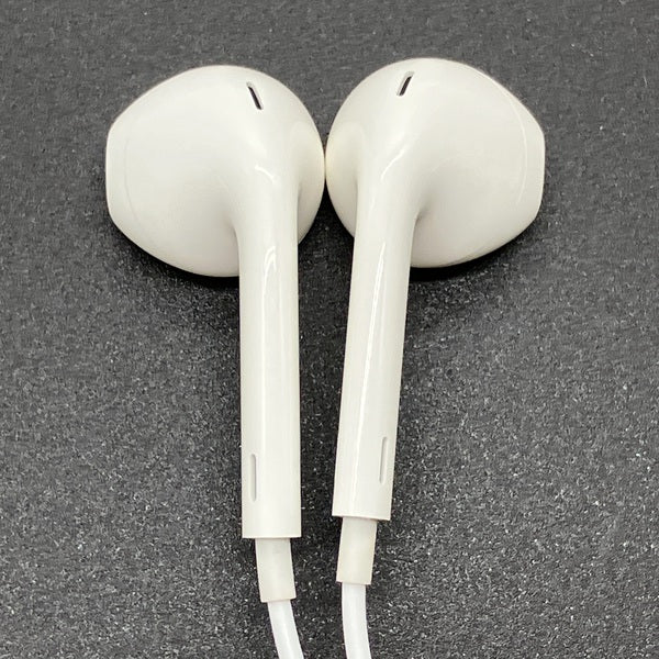 【中古】EarPods with Lightning Connector【秋葉原】