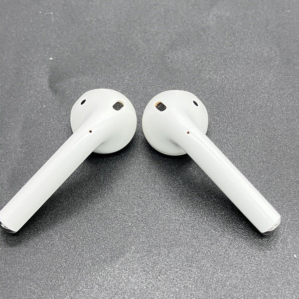 【中古】AirPods with Charging Case MV7N2J/A【日本橋】