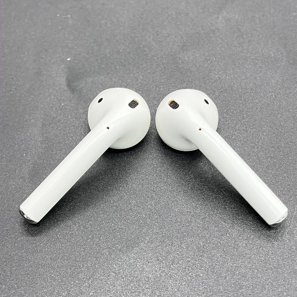 【中古】AirPods with Charging Case MV7N2J/A【日本橋】