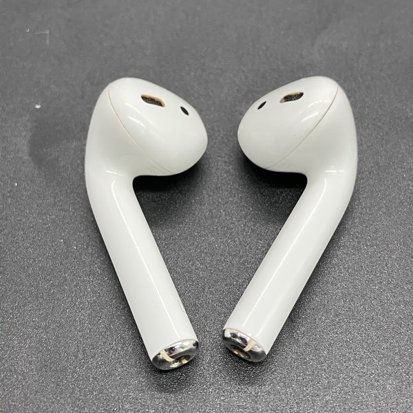 【中古】AirPods with Charging Case MV7N2J/A【日本橋】