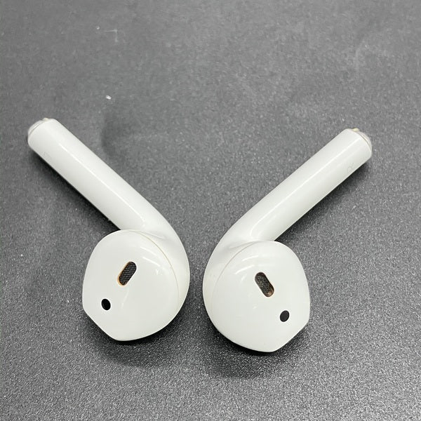 【中古】AirPods with Charging Case MV7N2J/A【日本橋】