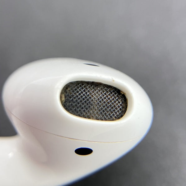 【中古】AirPods with Charging Case MV7N2J/A【日本橋】