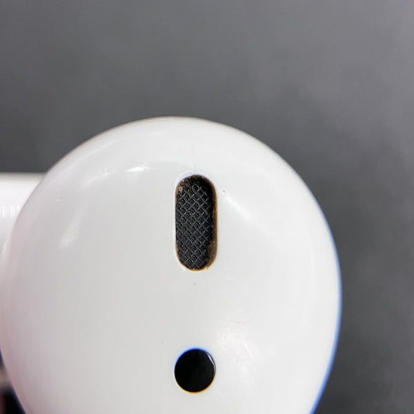 【中古】AirPods with Charging Case MV7N2J/A【日本橋】