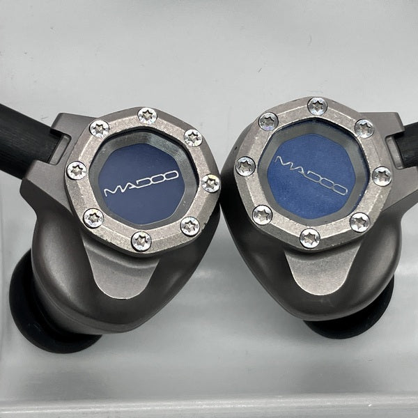 【中古】Typ821 【MDO-T821-TI】【秋葉原】
