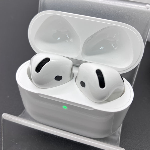 【中古】AirPods 4 MXP93J/A（アクティブノイズキャンセリング搭載）【秋葉原】