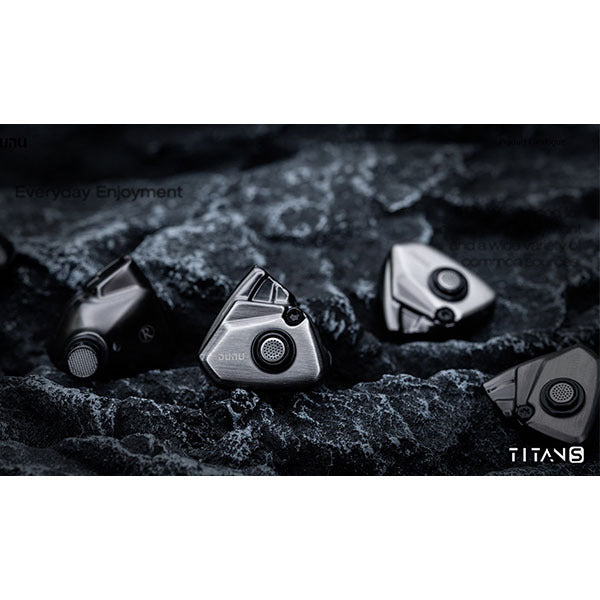 TITAN S グレー