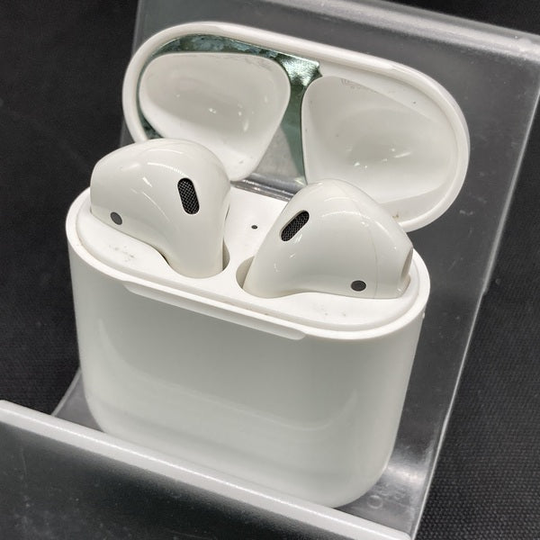 【中古】AirPods with Charging Case MV7N2J/A【秋葉原】