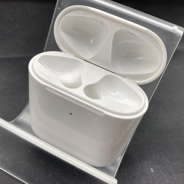 【中古】Wireless Charging Case for AirPods MR8U2J/A【秋葉原】