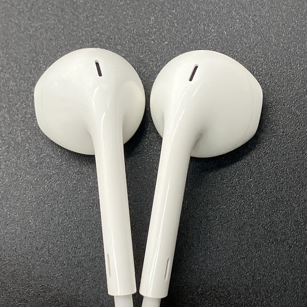 【中古】EarPods with Lightning Connector【秋葉原】