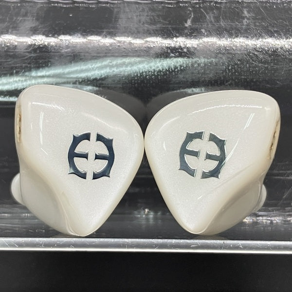 【中古】EVR (Universal fit)(ケーブル欠品)【秋葉原】