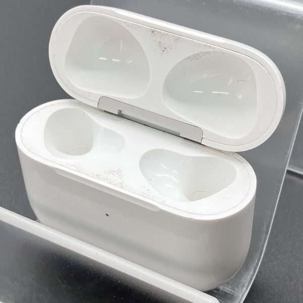 【中古】AirPods Lightning 充電ケース (第3世代)【秋葉原】