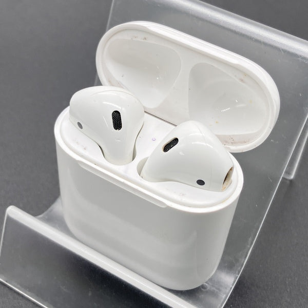 【中古】AirPods with Charging Case MV7N2J/A【秋葉原】