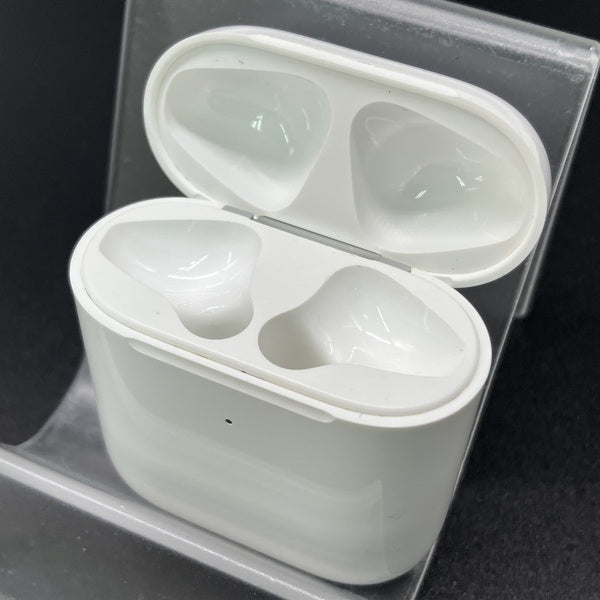 【中古】Wireless Charging Case for AirPods MR8U2J/A【秋葉原】