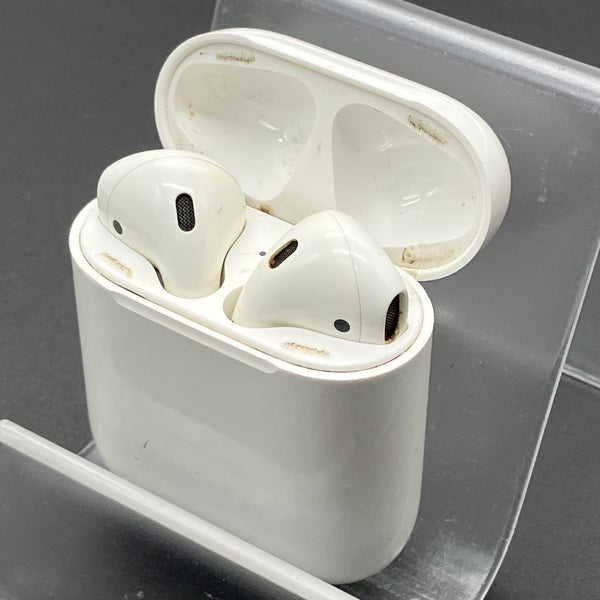 【中古】AirPods with Charging Case MV7N2J/A【秋葉原】