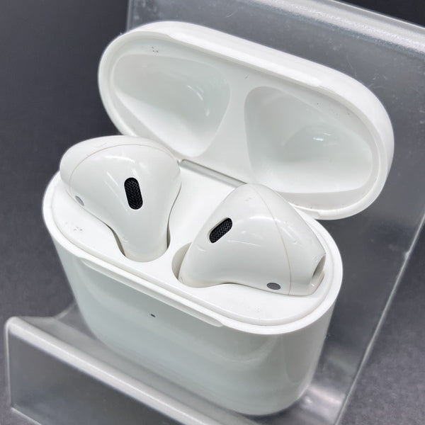 【中古】AirPods with Wireless Charging Case  MRXJ2J-A【日本橋】