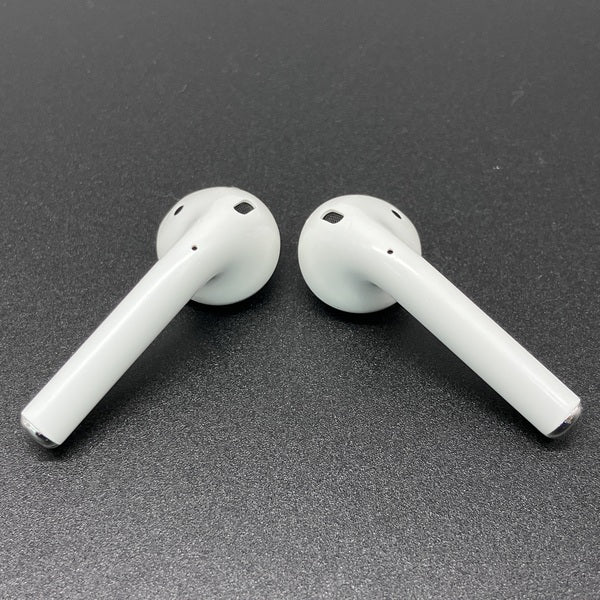 【中古】AirPods with Wireless Charging Case  MRXJ2J-A【日本橋】
