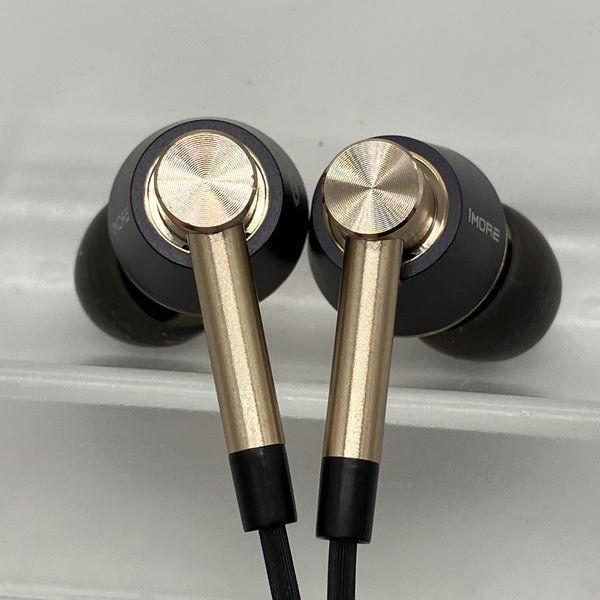 【中古】E1001 Triple-Driver In-Ear Headphones ゴールド【日本橋】