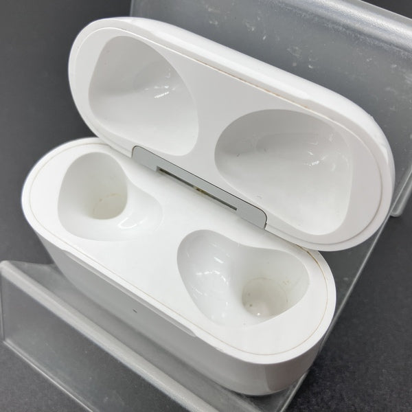 【中古】AirPods 充電ケース (第3世代)【秋葉原】