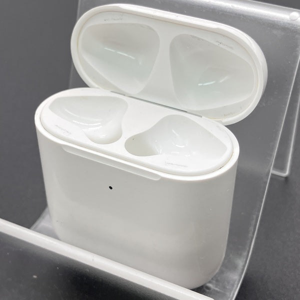 【中古】Wireless Charging Case for AirPods MR8U2J/A【秋葉原】