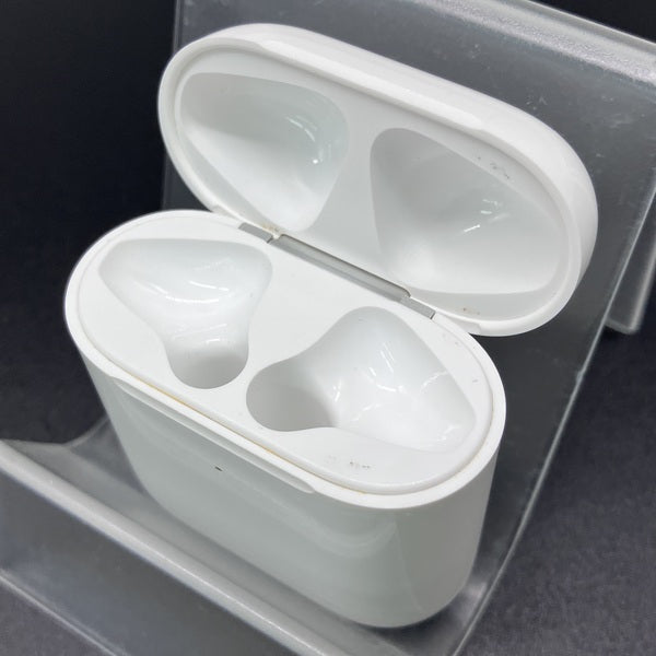 【中古】Wireless Charging Case for AirPods MR8U2J/A【秋葉原】