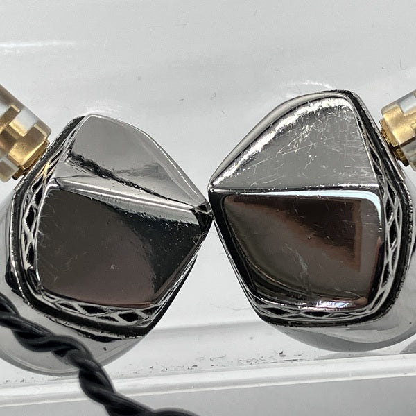 【中古】Macbeth Ti 【UNM-7810】【秋葉原】