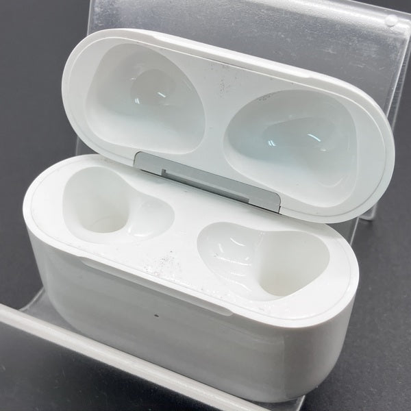 【中古】AirPods Lightning 充電ケース (第3世代)【秋葉原】