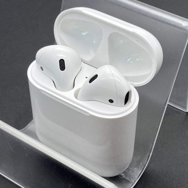 【中古】AirPods with Charging Case MV7N2J/A【秋葉原】