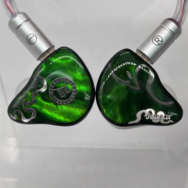 【中古】DEFIANT【日本橋】