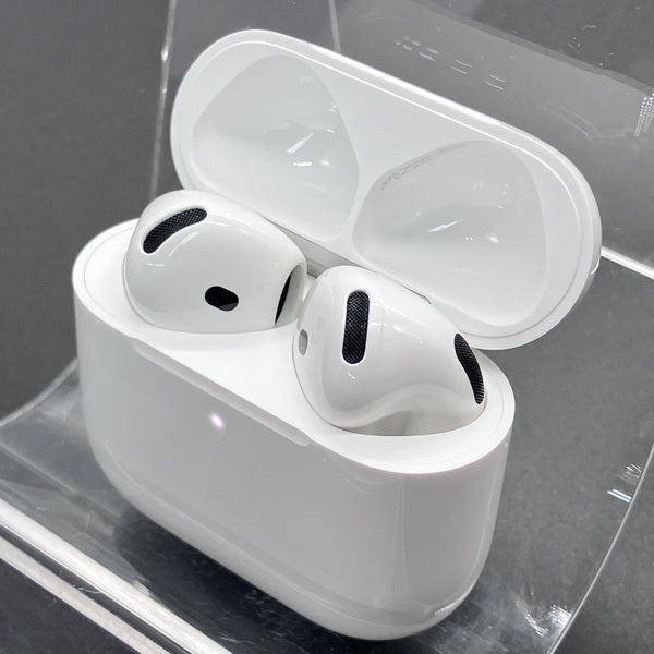 【中古】AirPods 4 MXP63J/A【秋葉原】