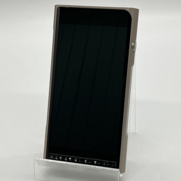 【中古】M6 PRO チタニウム【秋葉原】