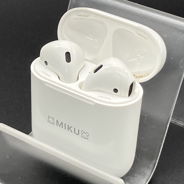 【中古】AirPods with Charging Case MV7N2J/A【日本橋】