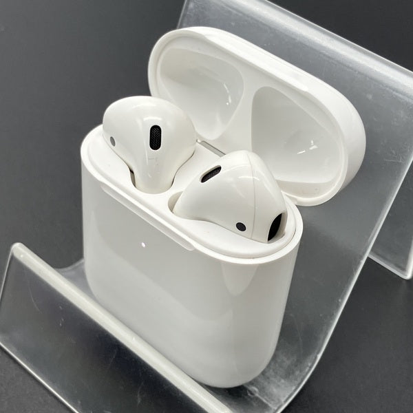 【中古】AirPods with Wireless Charging Case  MRXJ2J-A【秋葉原】