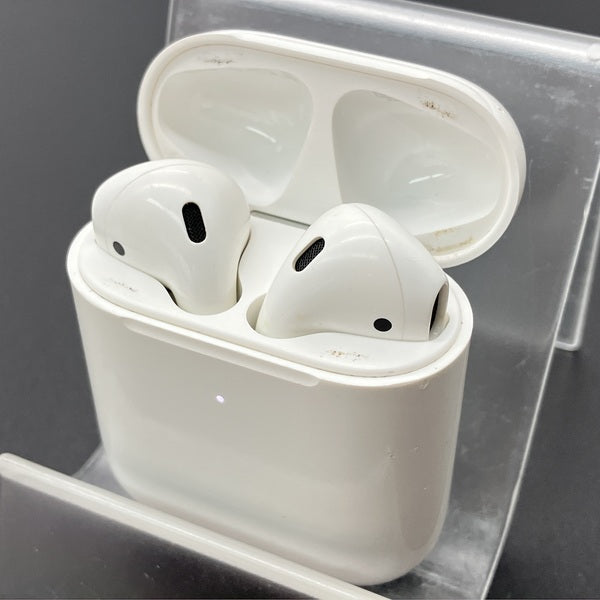 【中古】AirPods with Wireless Charging Case  MRXJ2J-A【秋葉原】