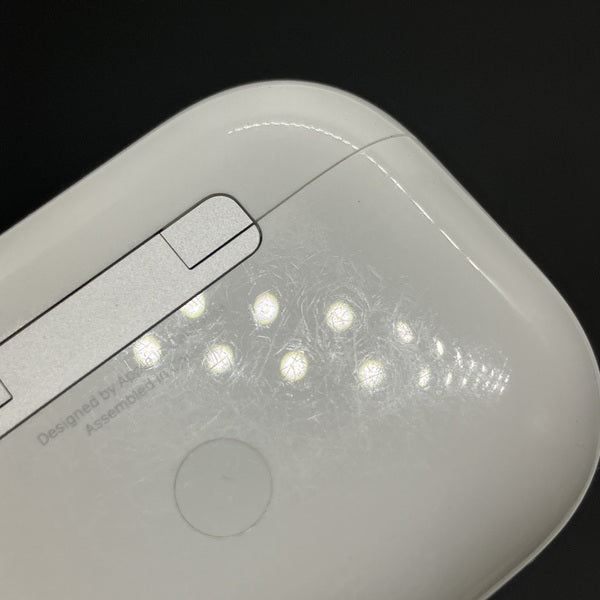 【中古】MagSafe充電ケース(USB-C)付きAirPods Pro(第2世代) MTJV3JA【秋葉原】
