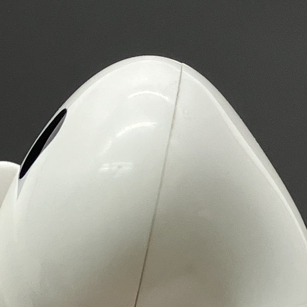 【中古】MagSafe充電ケース(USB-C)付きAirPods Pro(第2世代) MTJV3JA【秋葉原】