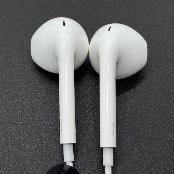 【中古】Apple EarPods with Remote and Mic【秋葉原】